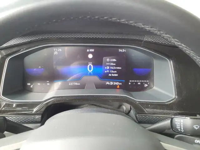 Volkswagen Polo view 8