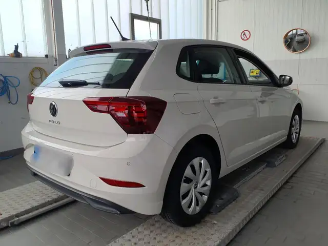 Volkswagen Polo view 5