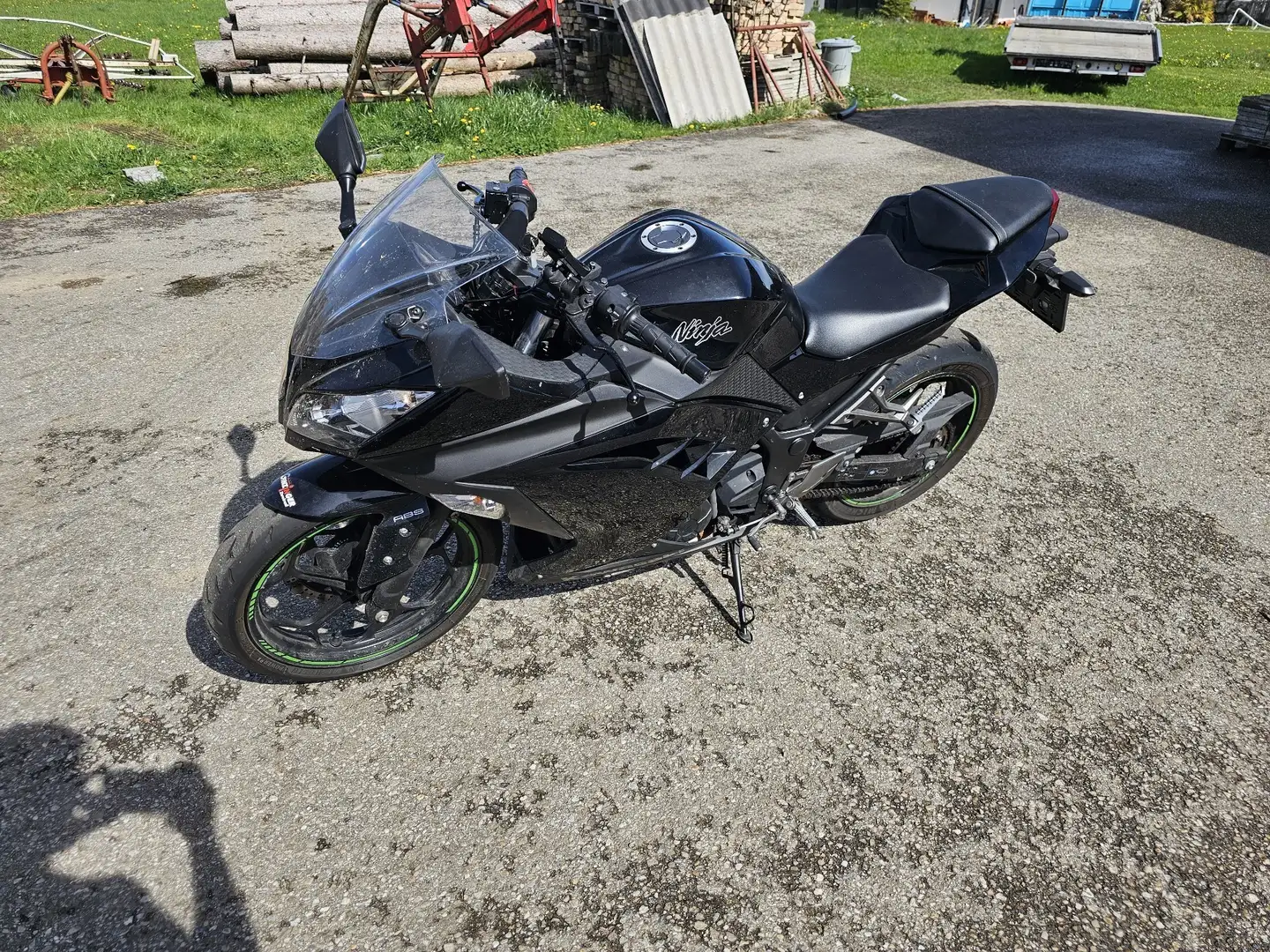 Kawasaki Ninja 300 Schwarz - 2