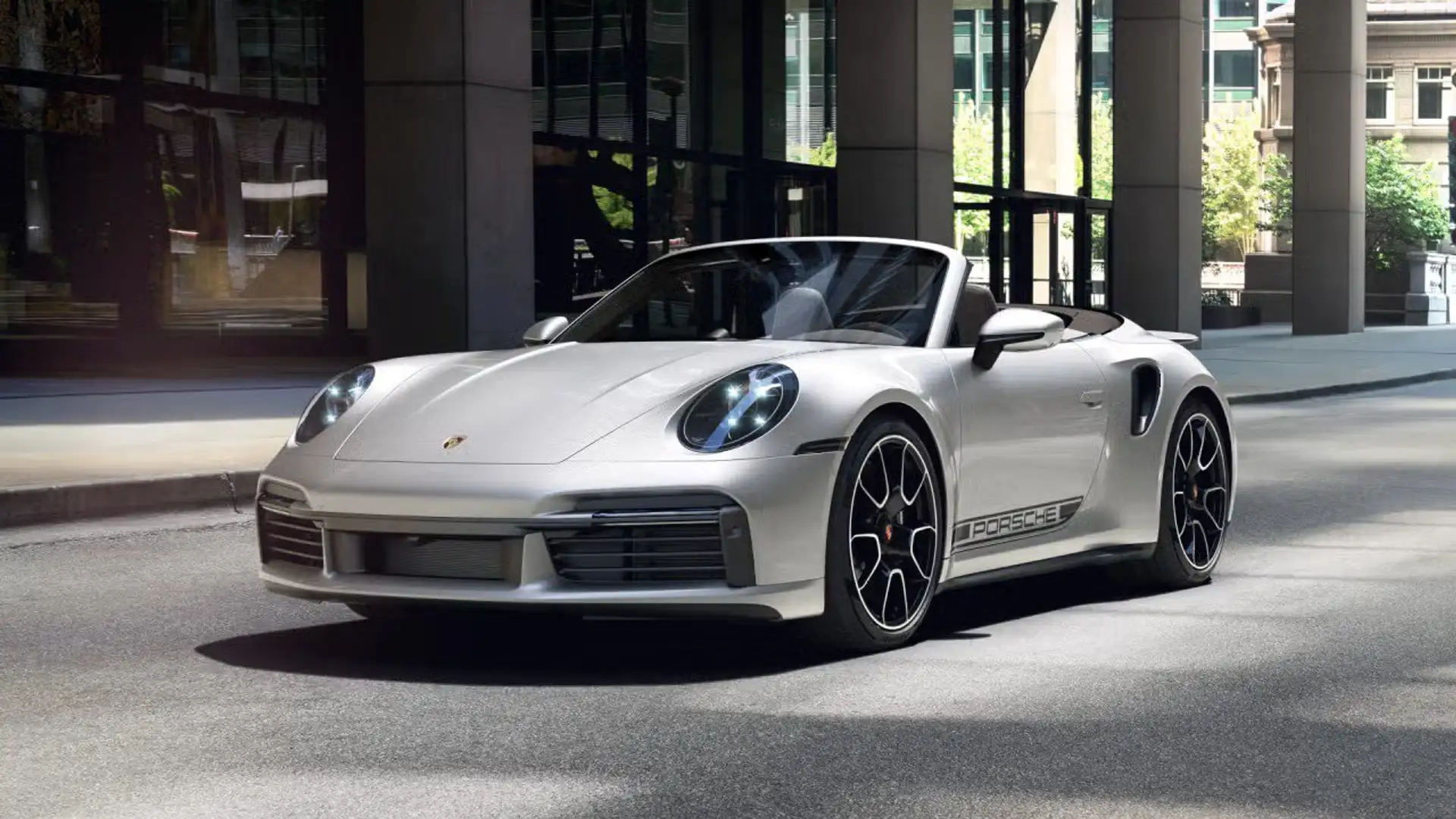 Porsche 992 Turbo S Cabriolet Argento - 1