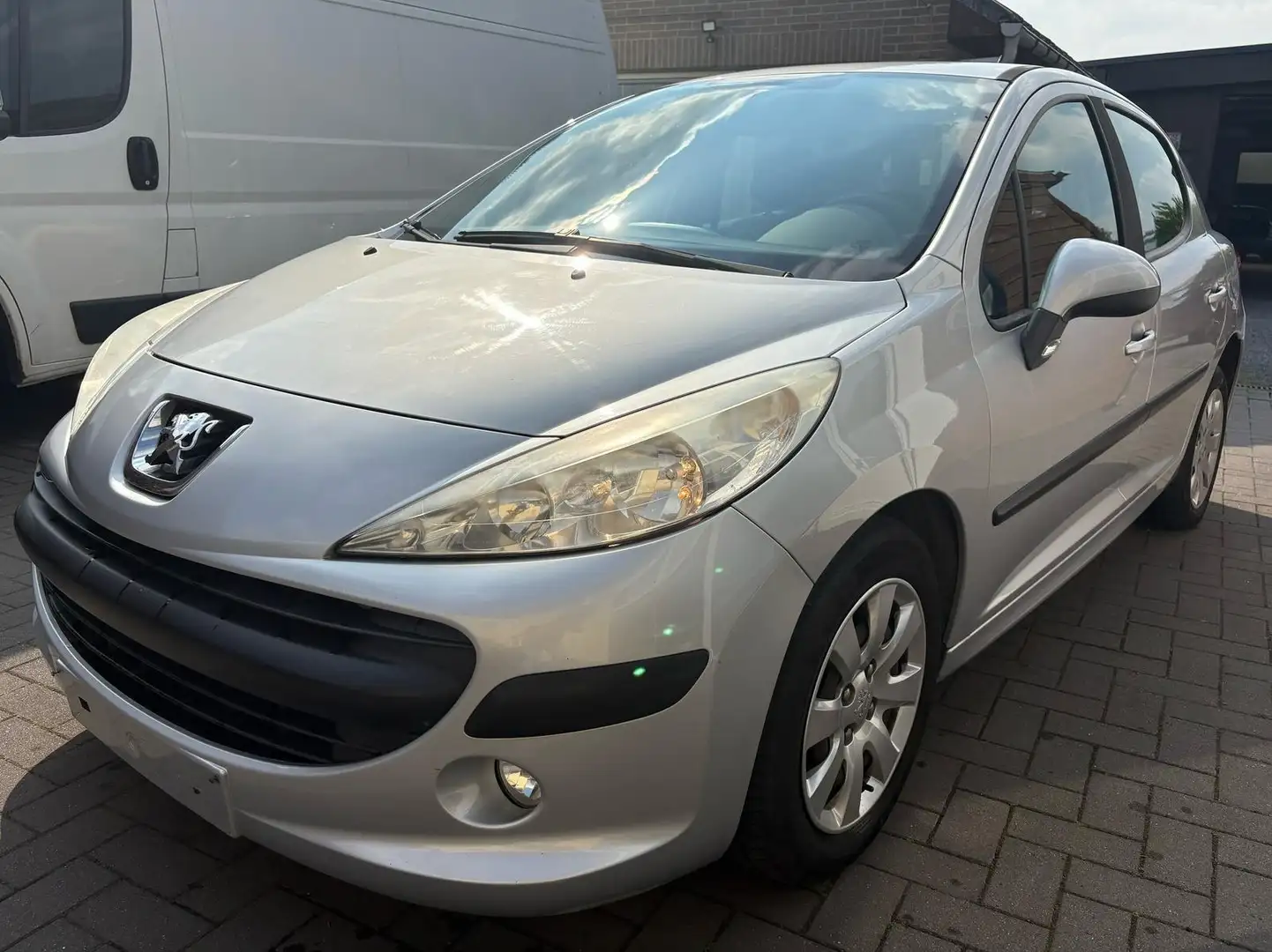 Peugeot 207 - 1