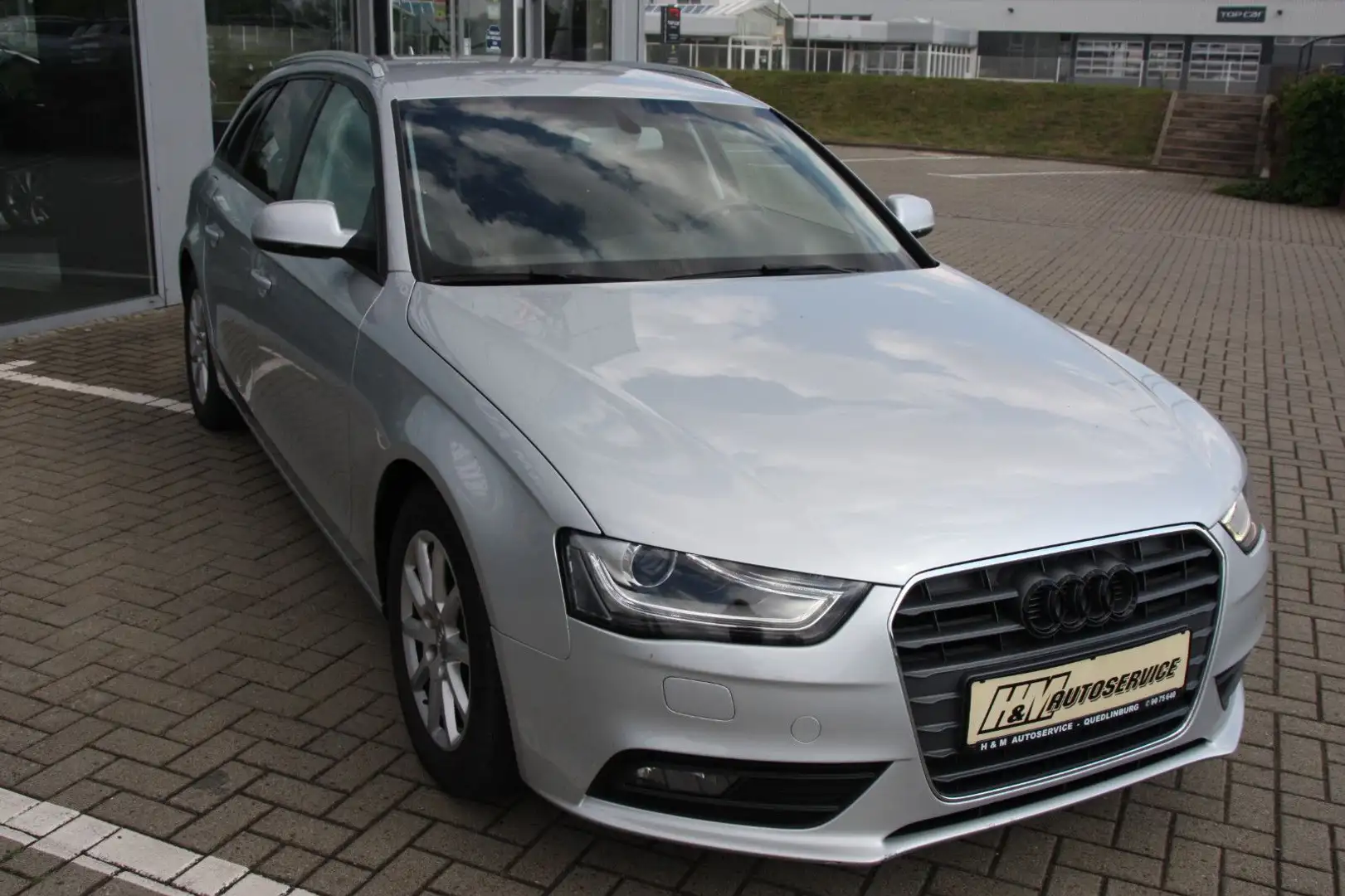 Audi A4 Avant Attraction Argent - 2