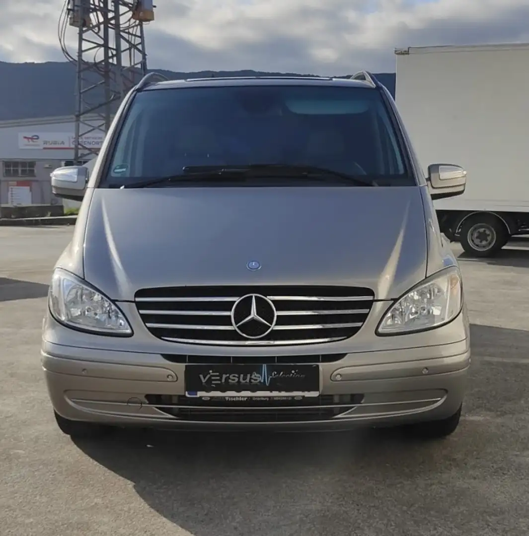 Mercedes-Benz Viano 2.2CDI Fun Compacta 4M Aut. Beige - 2