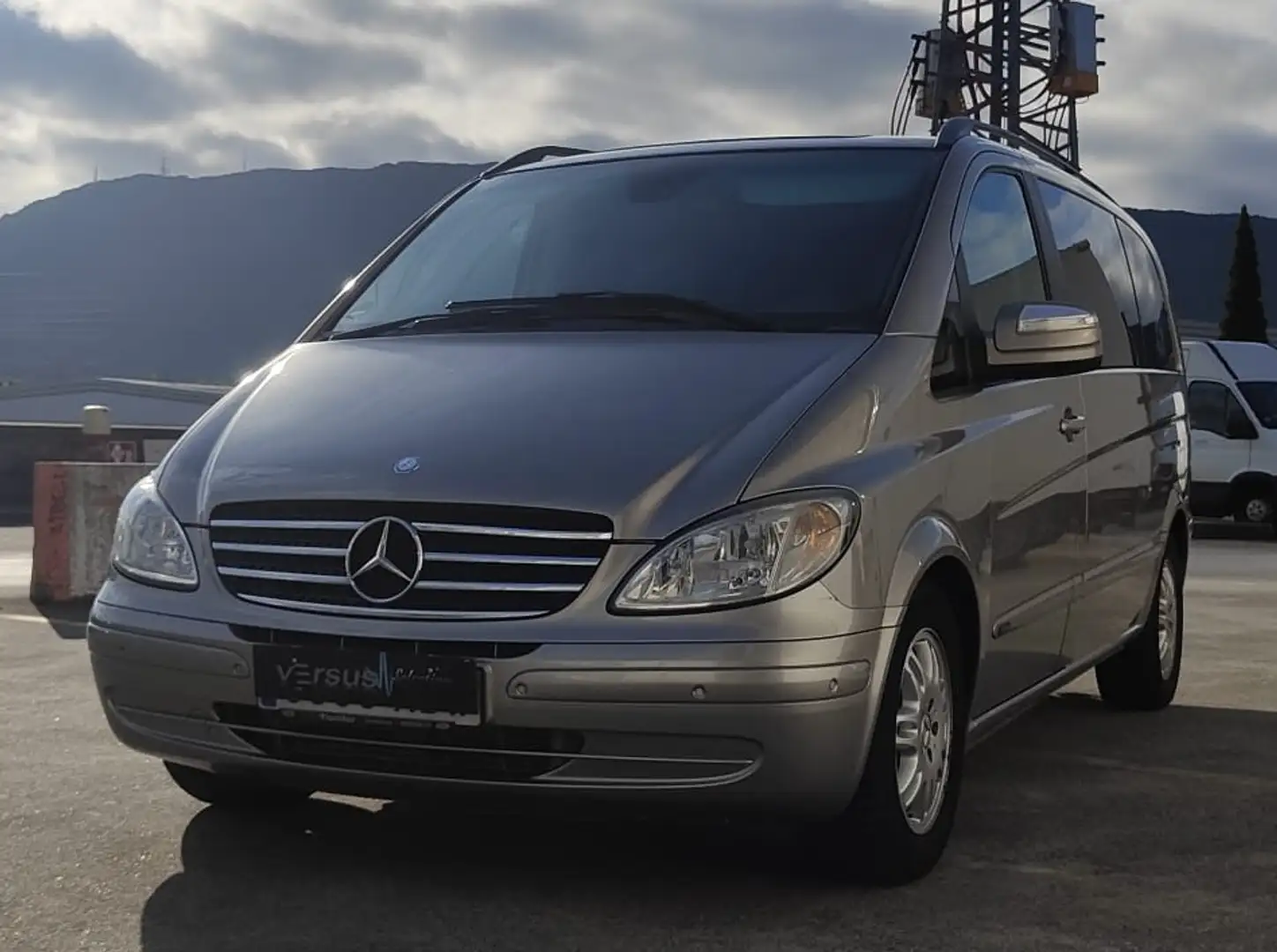 Mercedes-Benz Viano 2.2CDI Fun Compacta 4M Aut. Beige - 1