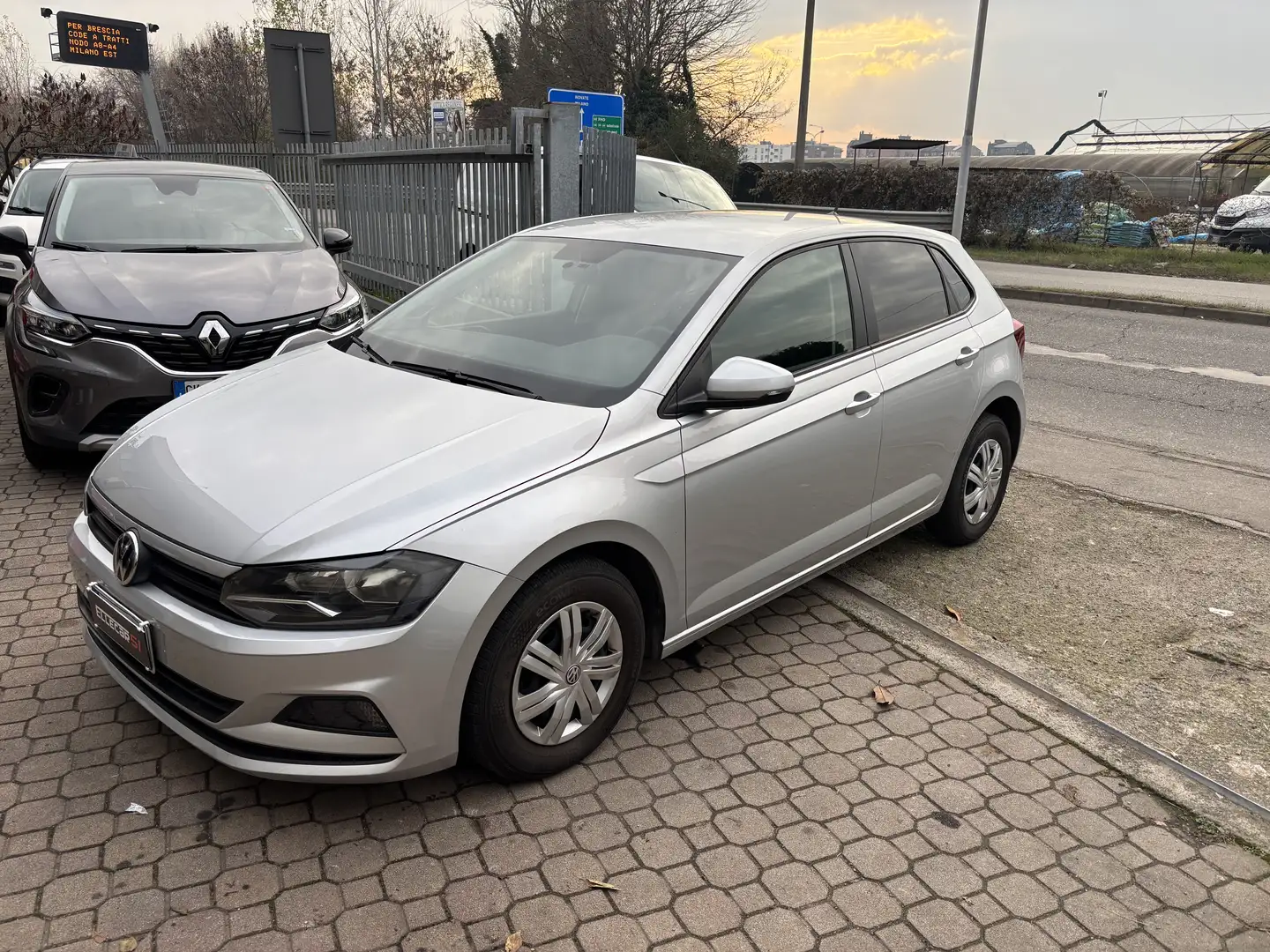 Volkswagen Polo 5p 1.0 mpi Comfortline 75cv neopatentati ok - 2