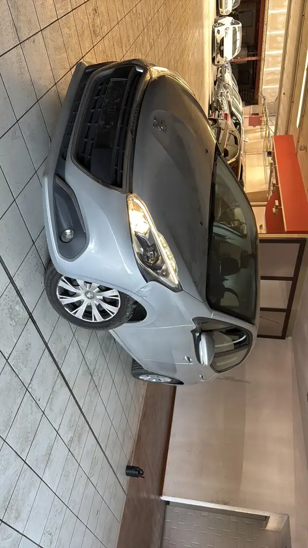 Peugeot 208 1.2i Style 29000km!!! - 1