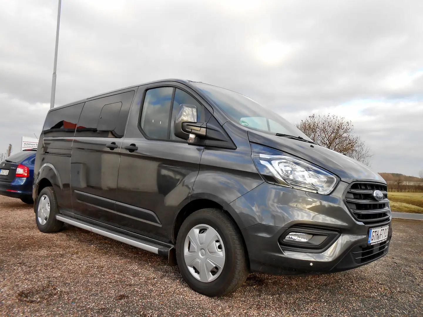 Ford Transit Custom Kombi 320 L2H1 Trend 9 Sitze AHK Grau - 1