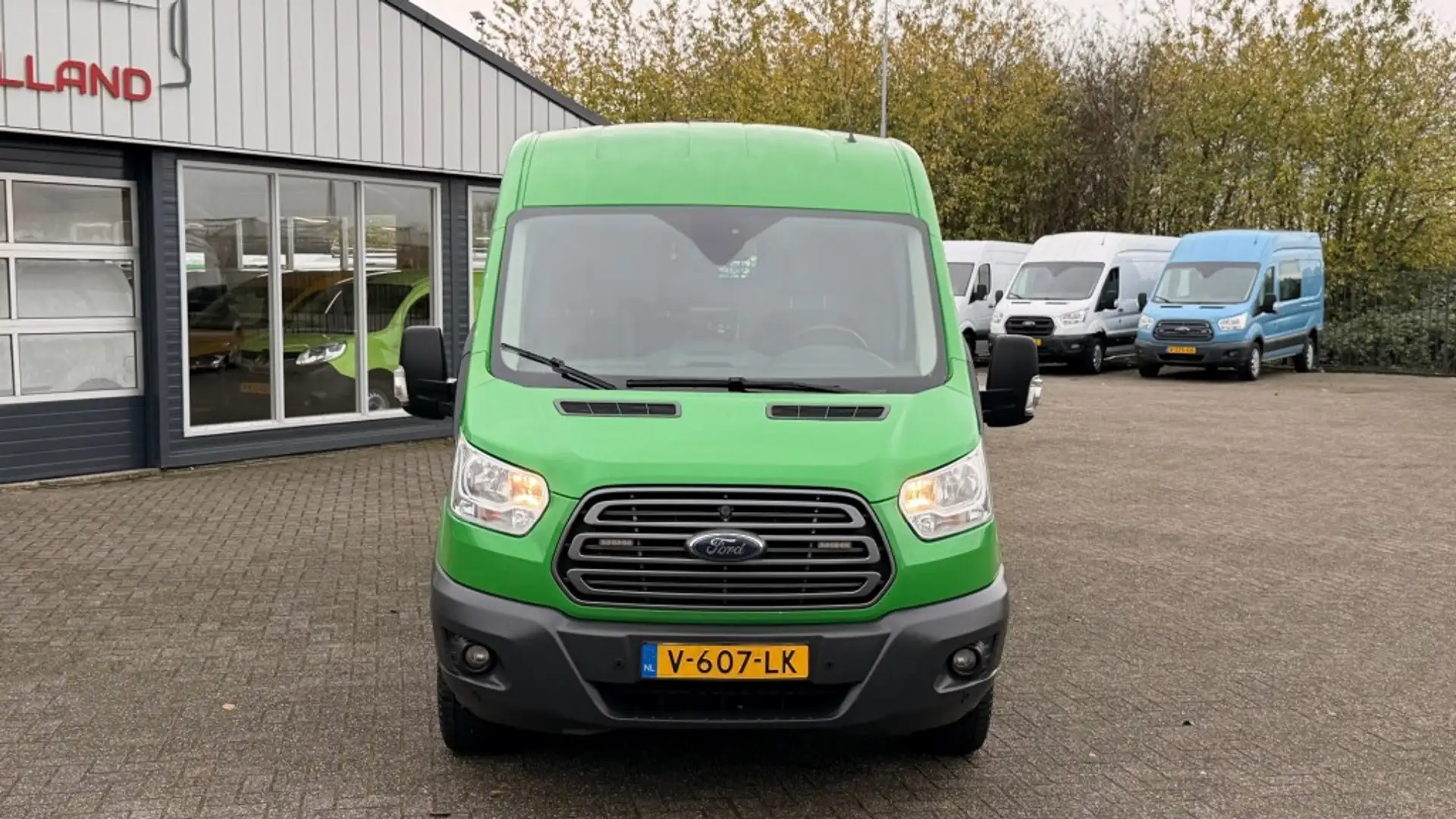 Ford Transit 2.0 TDCI 96KW 131PK L3H2 EURO 6 AIRCO/ NAVIGATIE/ Groen - 2