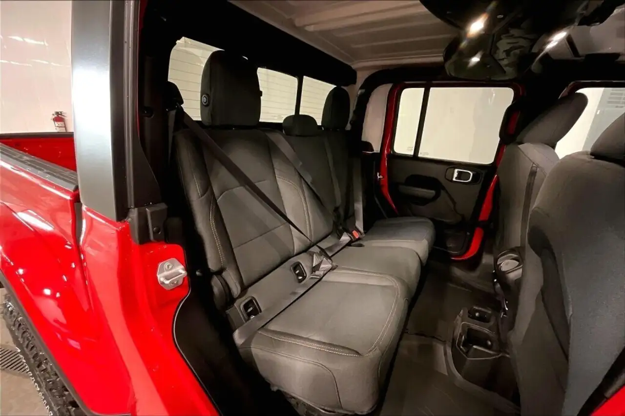 Jeep Gladiator снимка Jeep Gladiator