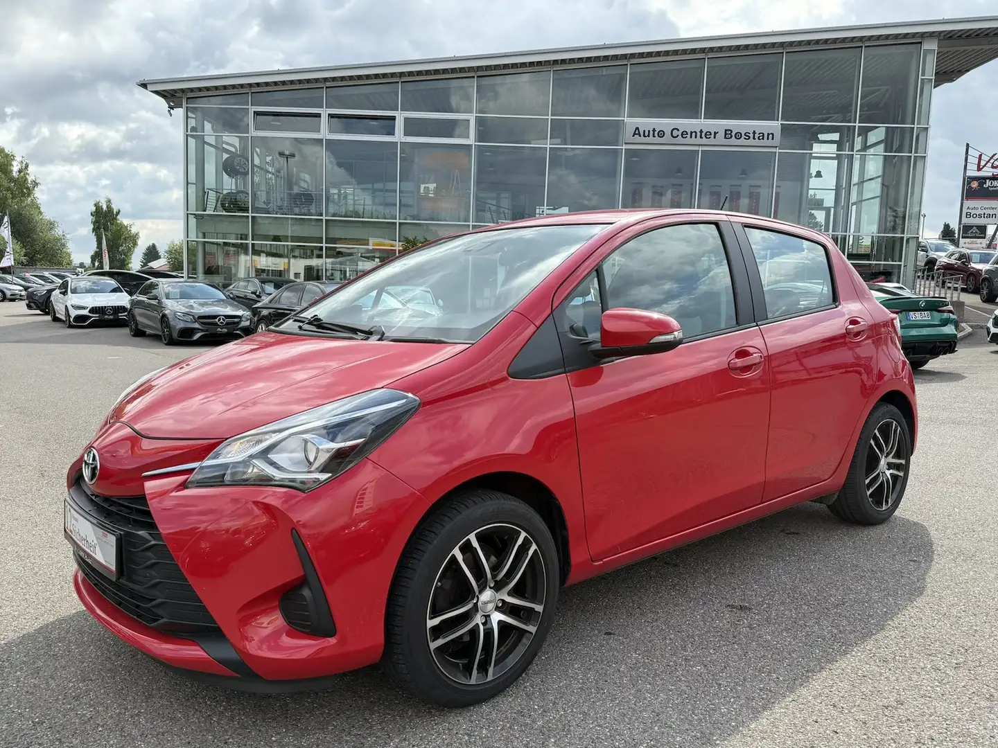 Toyota Yaris 1.5 COMFORT/KLIMAANLAGE/RÜCKFAHRKAMERA Red - 2