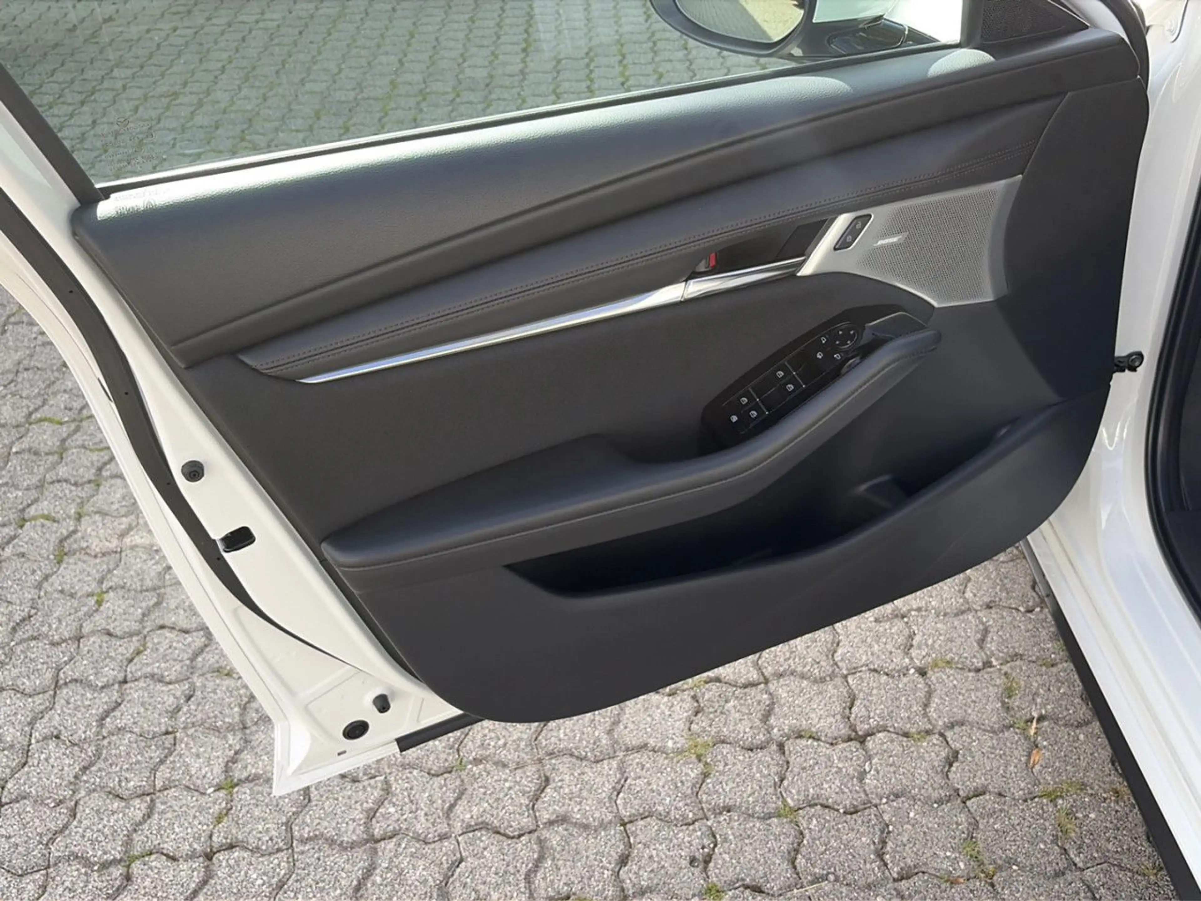 Mazda 3 2.5L e-SKYACTIV G 140ps Autom. Excl.Line — photo 12