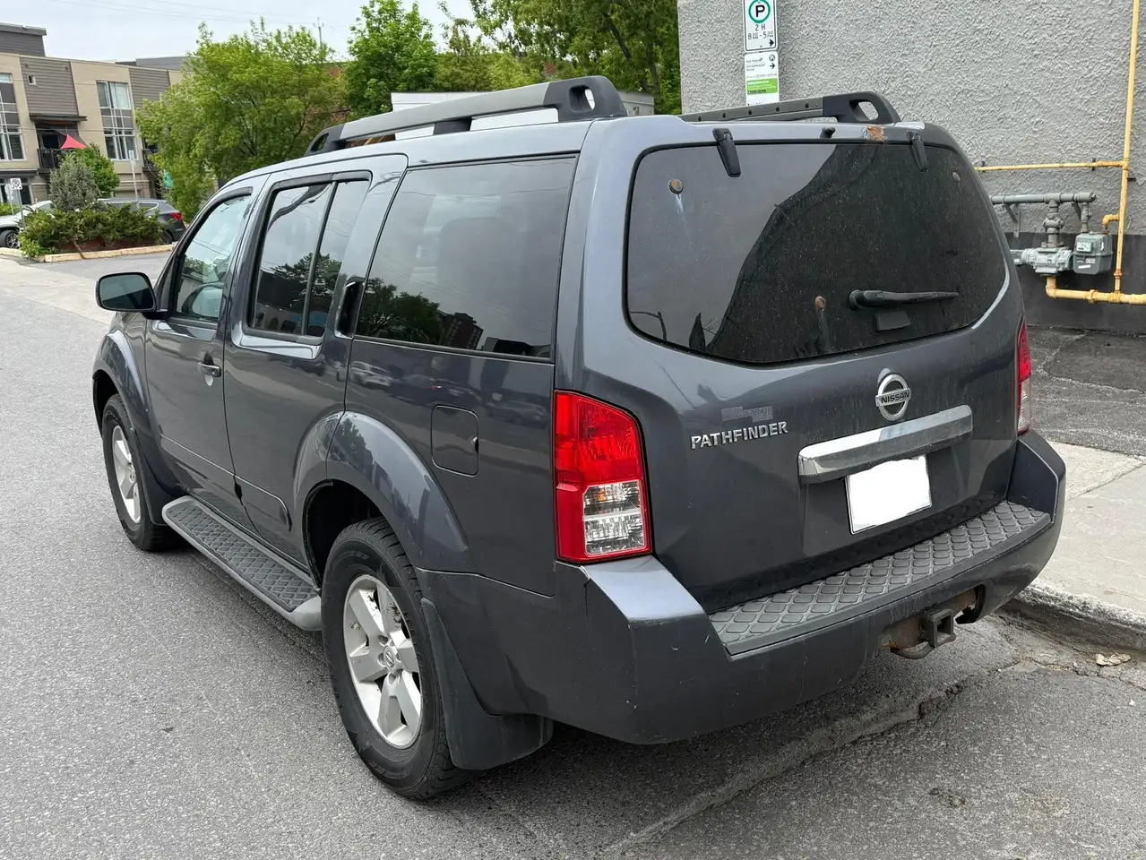 Nissan Pathfinder снимка Nissan Pathfinder