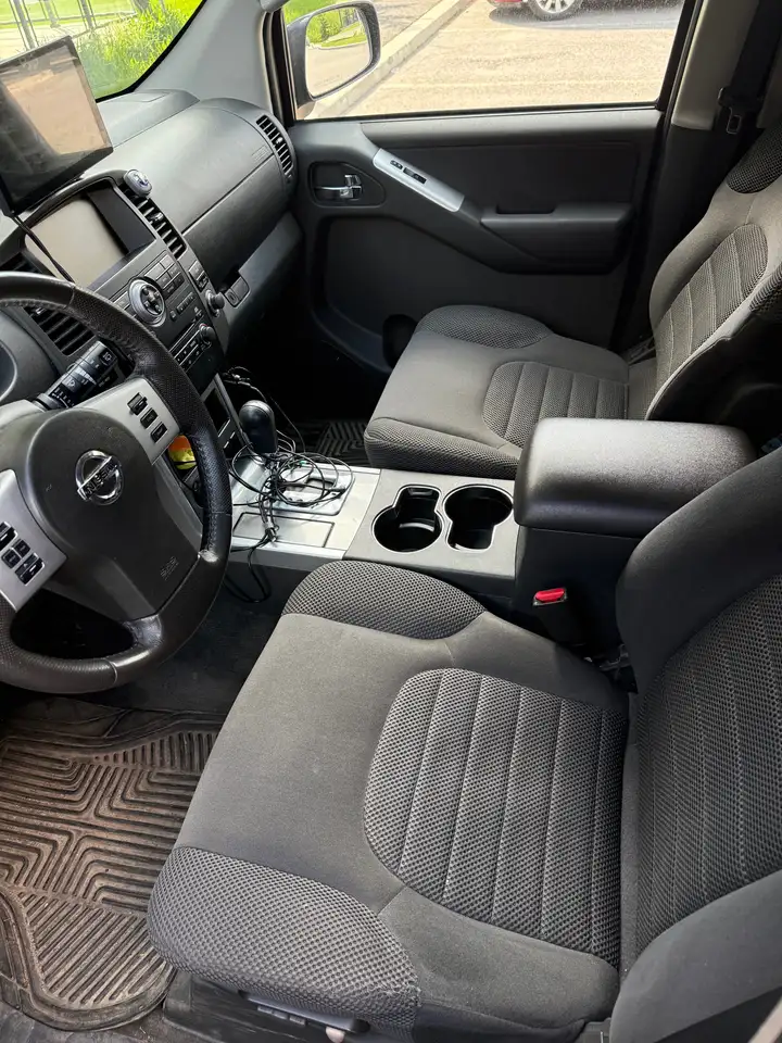 Nissan Pathfinder снимка Nissan Pathfinder