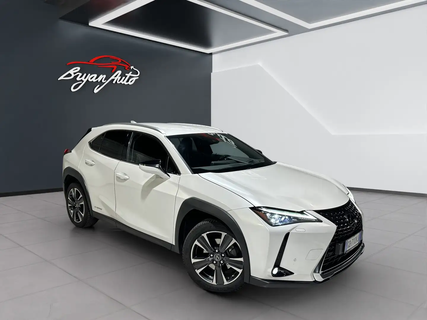 Lexus UX 250h 2.0 Luxury 2wd cvt - 2