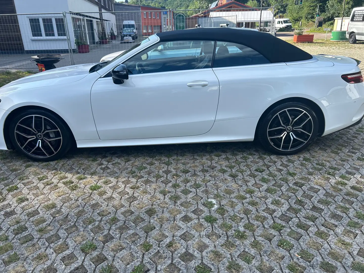 Mercedes-Benz E 300 E 300 Aut. Weiß - 2