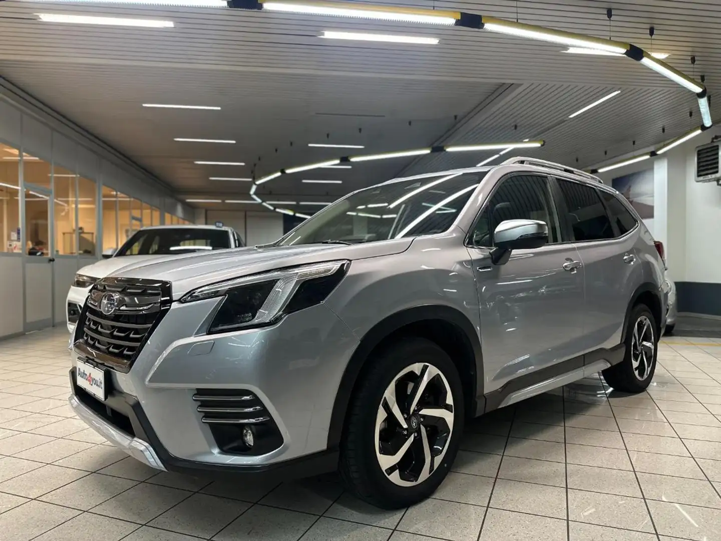 Subaru Forester 2.0 e-Boxer MHEV CVT Lineartronic Premium Argento - 2