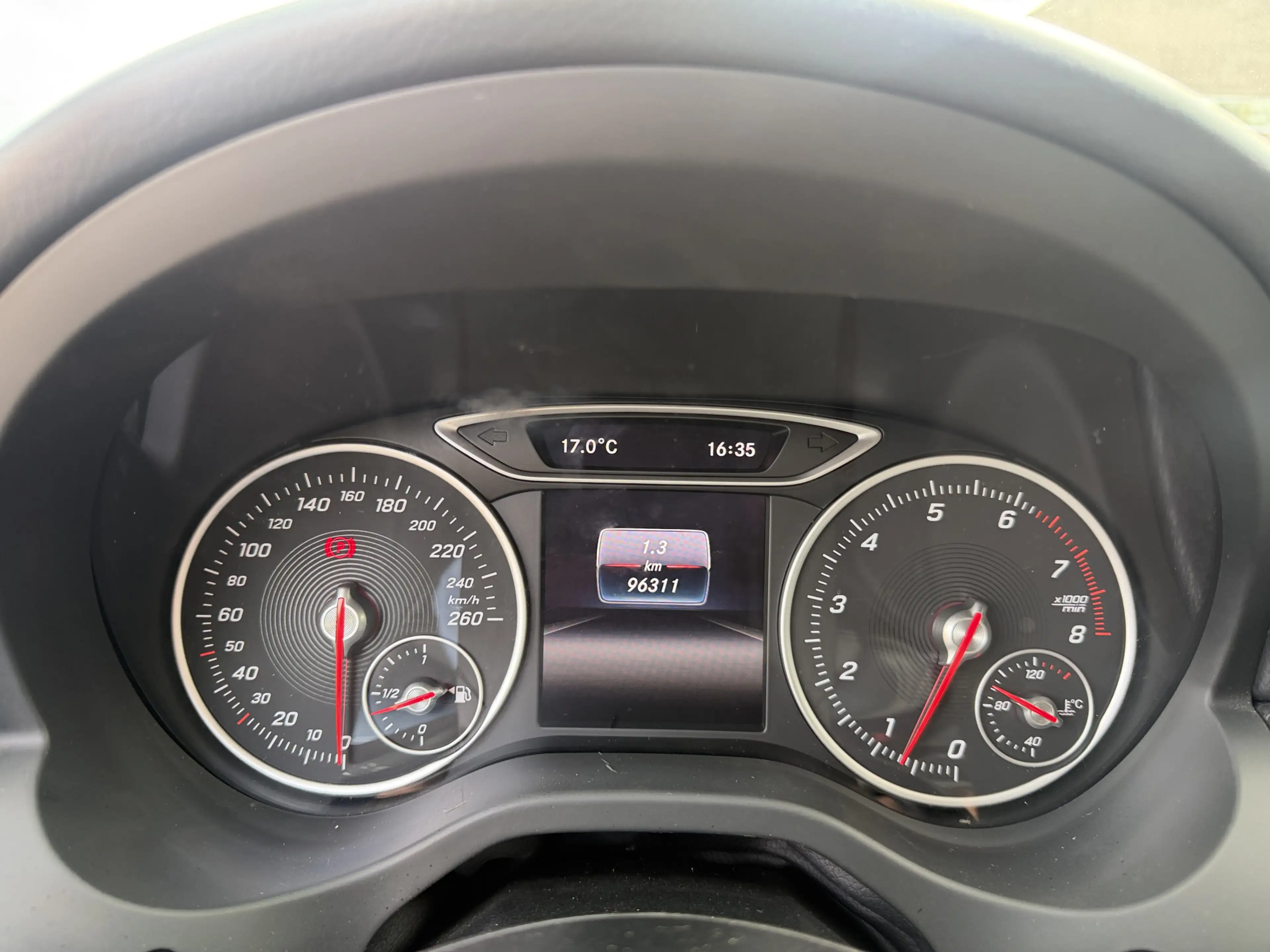Mercedes-Benz A 180 Business Solution Carplay/Camera/Clima/Cruise/PDC — photo 8