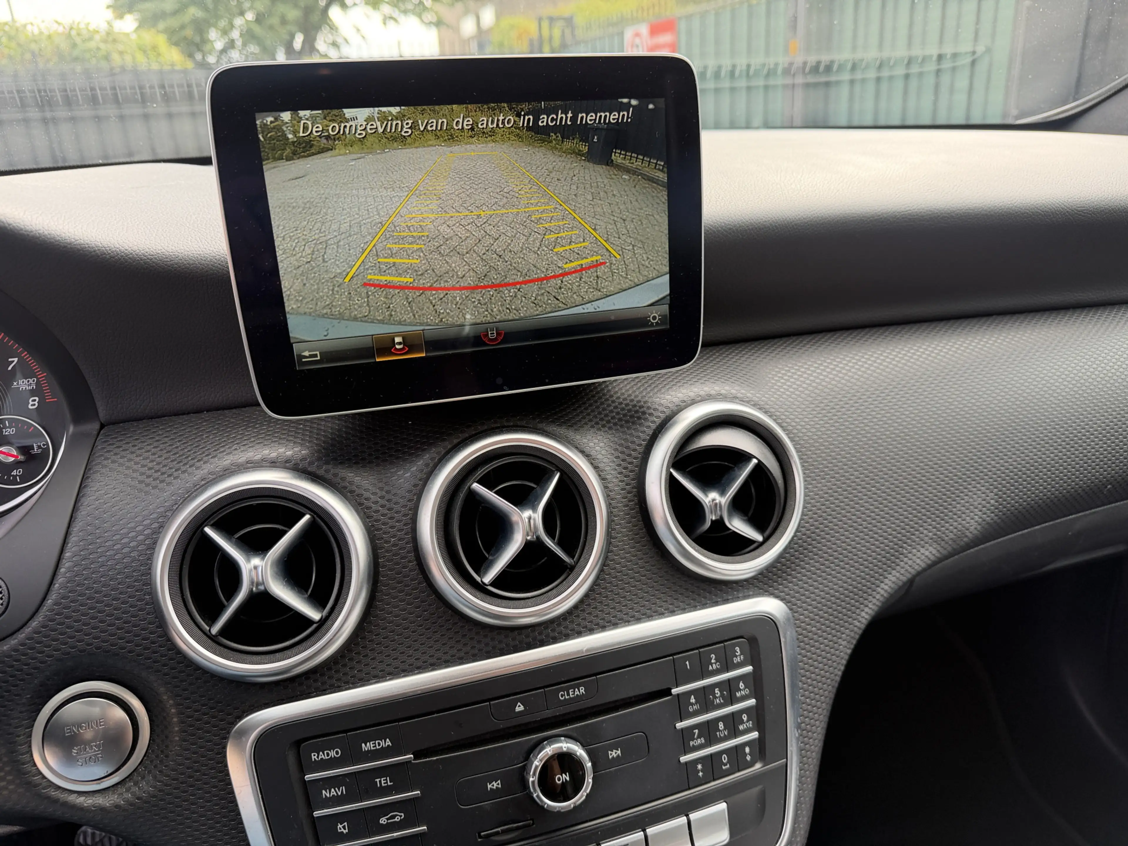 Mercedes-Benz A 180 Business Solution Carplay/Camera/Clima/Cruise/PDC — photo 13