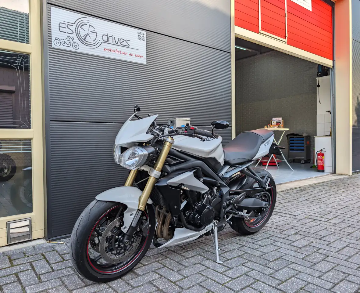 Triumph Street Triple 675