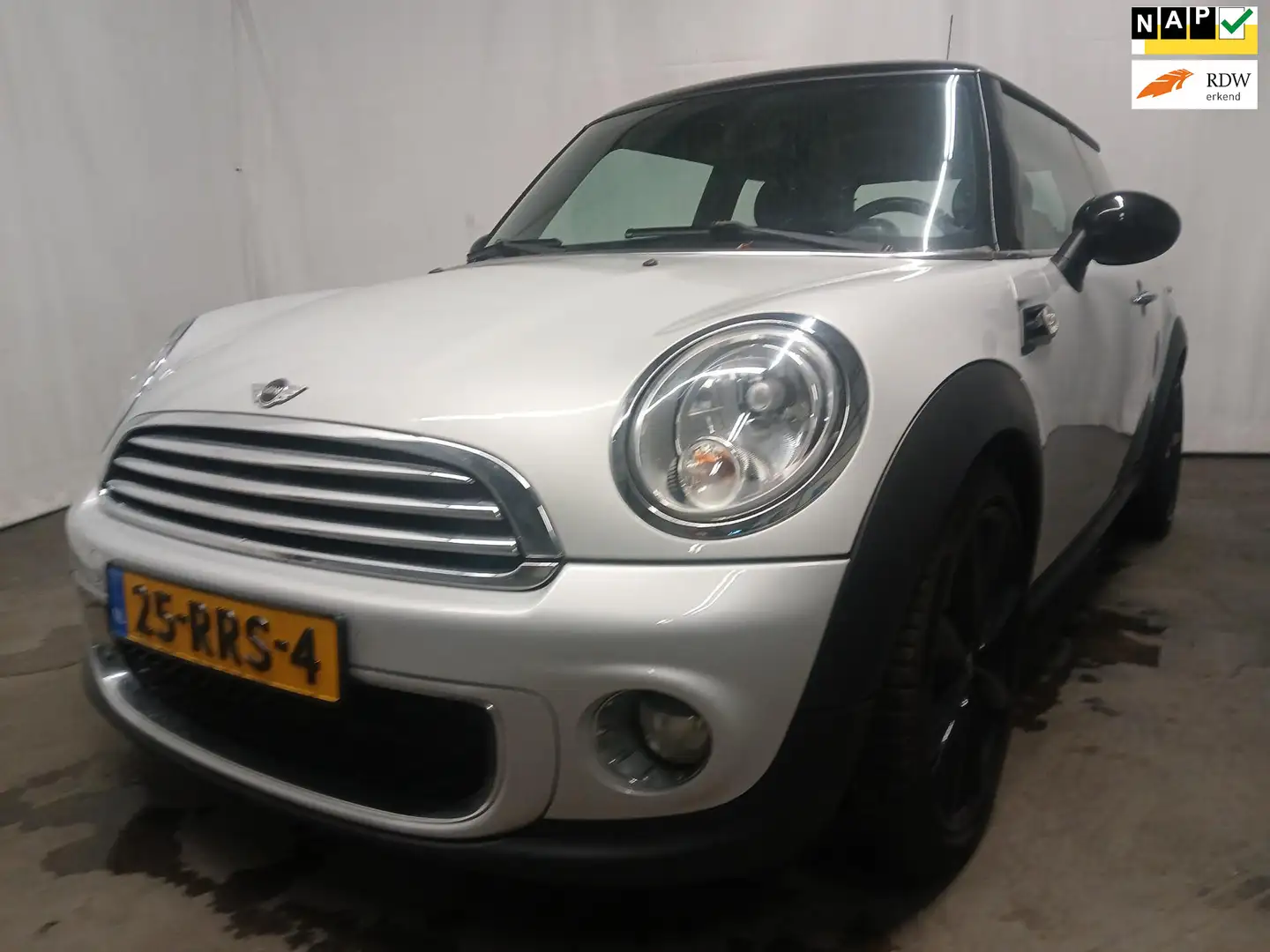 MINI Cooper Mini 1.6 Business Line MOTOR SCHADE!! White - 1