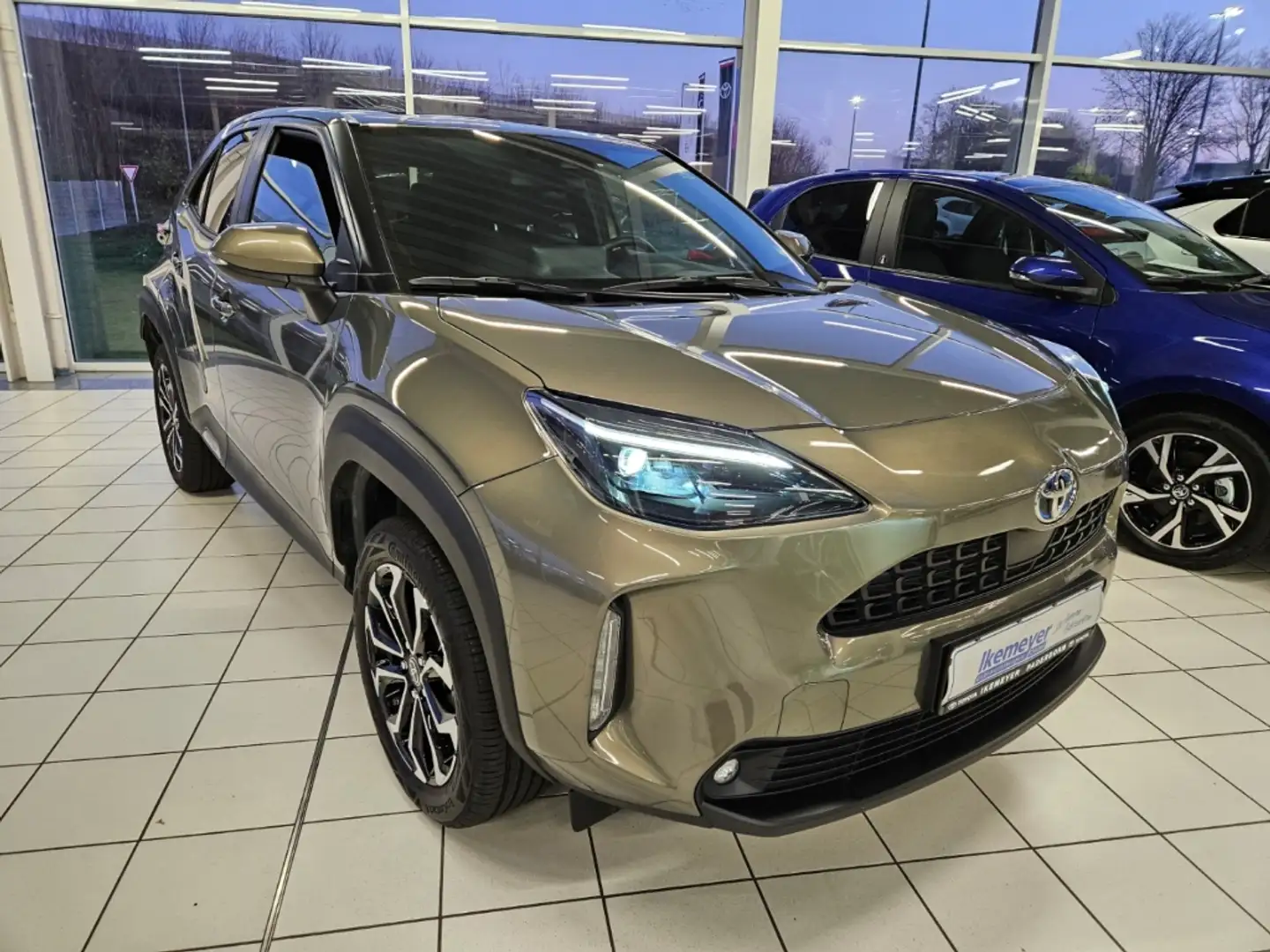 Toyota Yaris Cross Hybrid Teamplayer Winter-Paket Sitzheizung Lenkrad Braun - 2