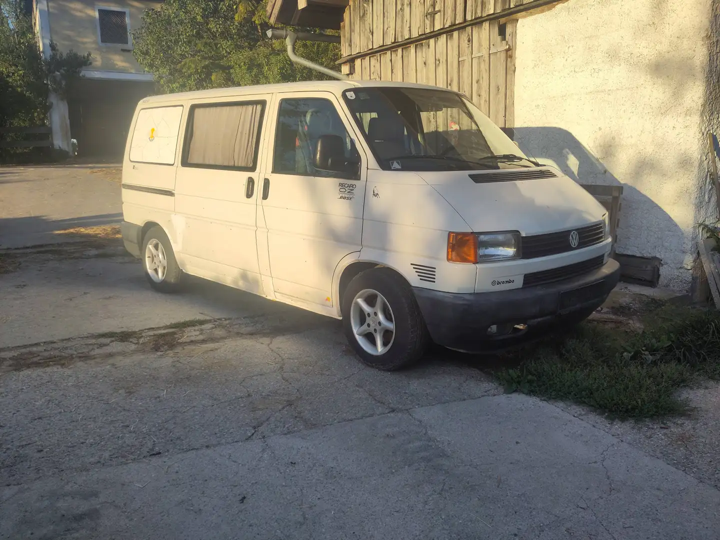 Volkswagen T4 Kombi Kombi 2-3-3 2,4 Ds. Entry Weiß - 2