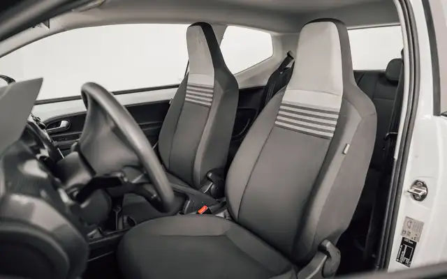 Volkswagen Up! view 8