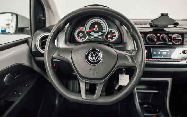 Volkswagen Up! view 11