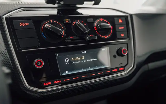 Volkswagen Up! view 12