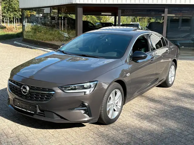 Opel Insignia view 2
