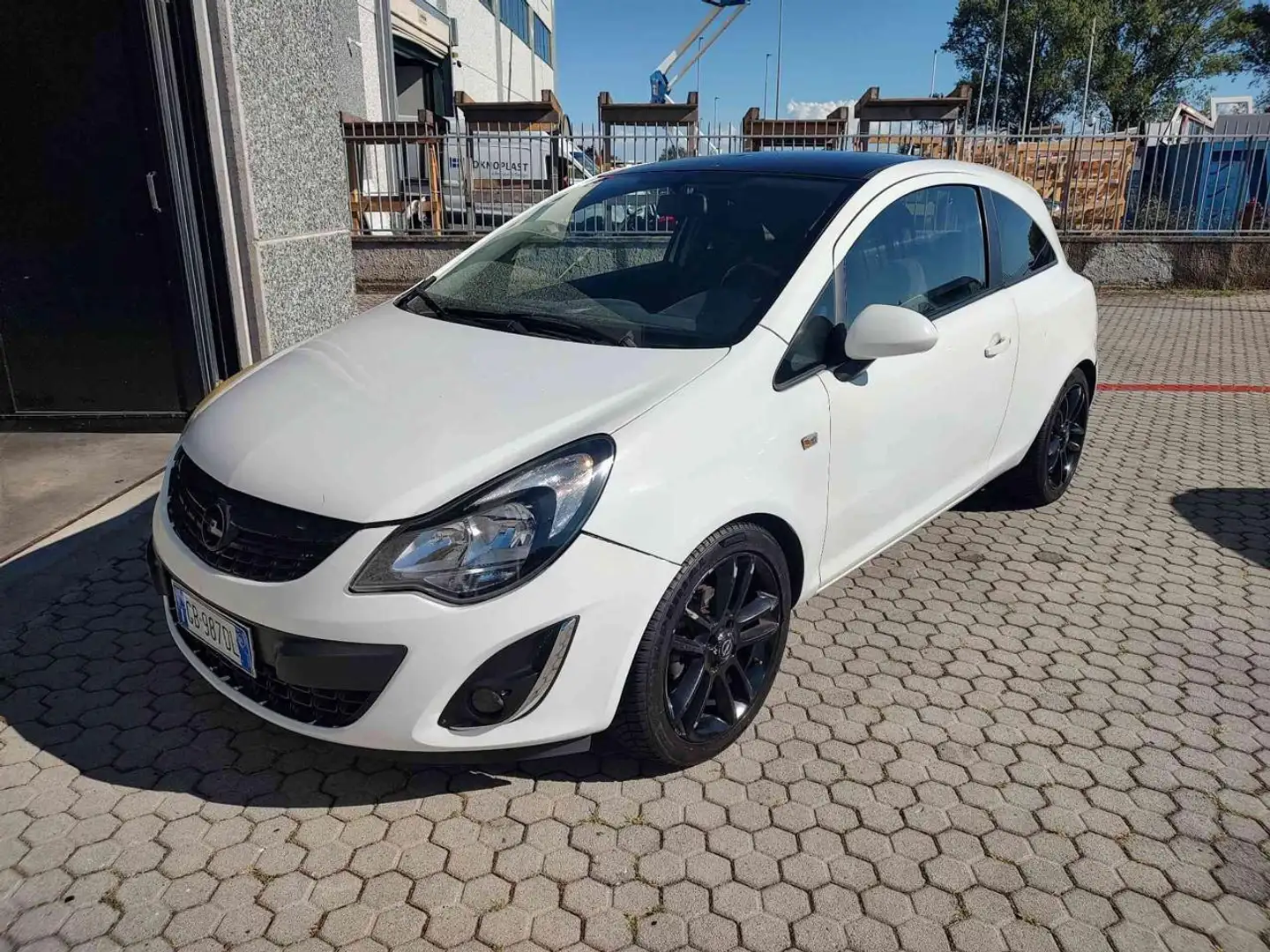 Opel Corsa 1.4 16V 3 porte b-color Bianco - 1