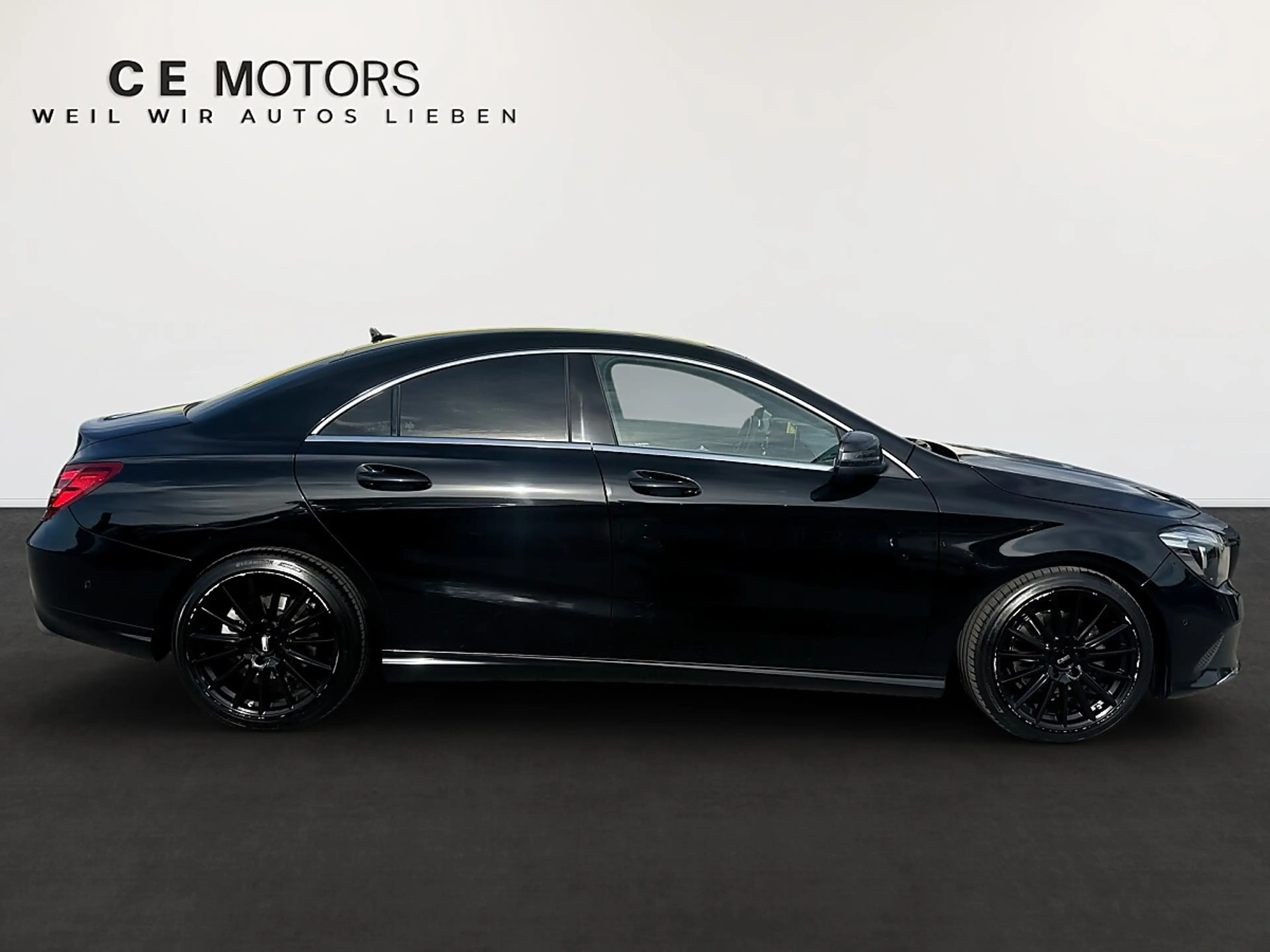 Mercedes-Benz CLA 200 CDI Night Edition — photo 5