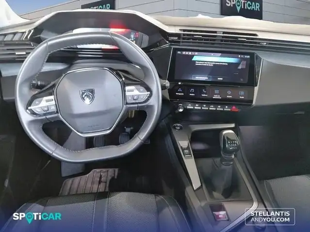 Peugeot 308 view 8