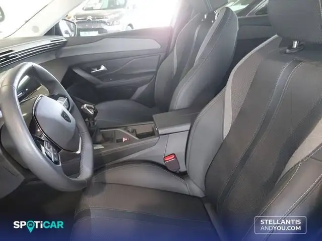 Peugeot 308 view 9