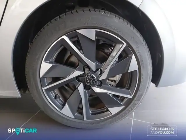 Peugeot 308 view 11