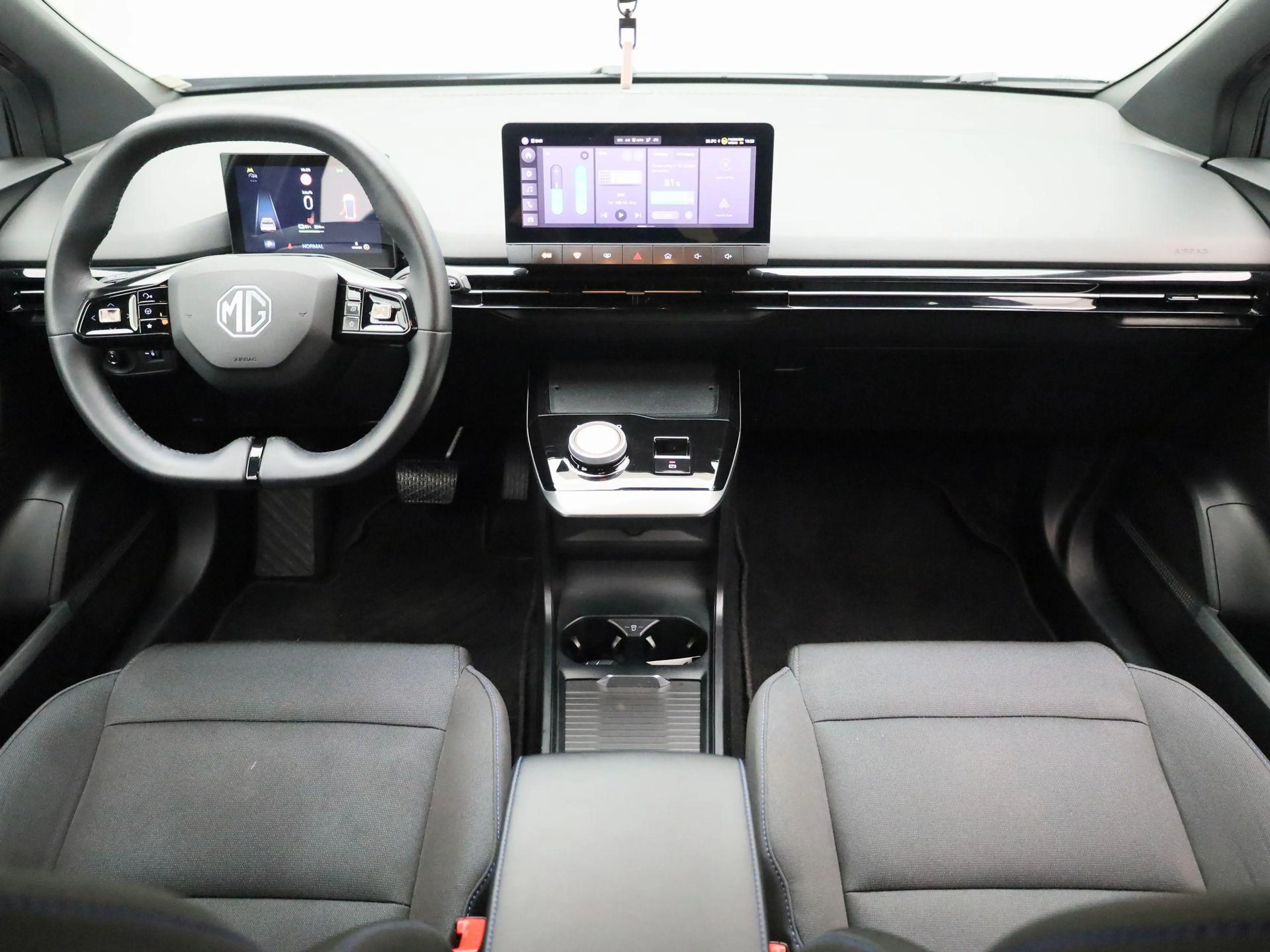 MG MG4 Electric Standard 51 kWh | Navigatie | Apple Carpl — photo 9