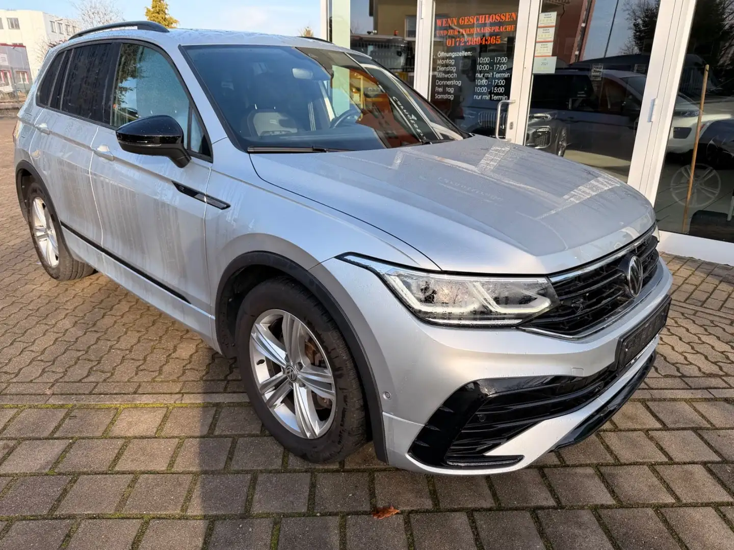 Volkswagen Tiguan R-Line 4Motion ,AHK,ACC Silber - 2
