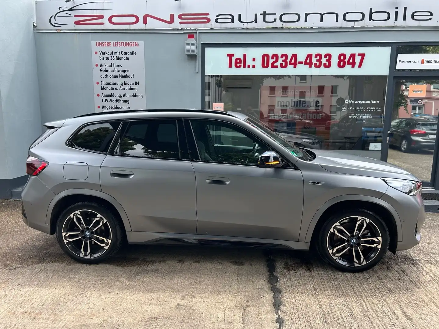 BMW X1 Baureihe X1 30 e xDrive M Sport+Panorama+AHK Grau - 1