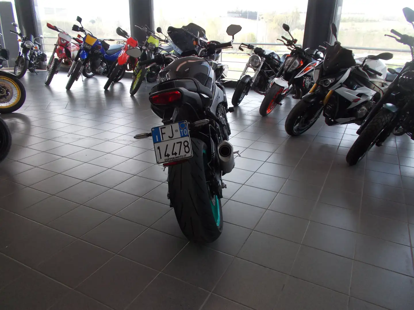 Yamaha MT-10 Nero - 2