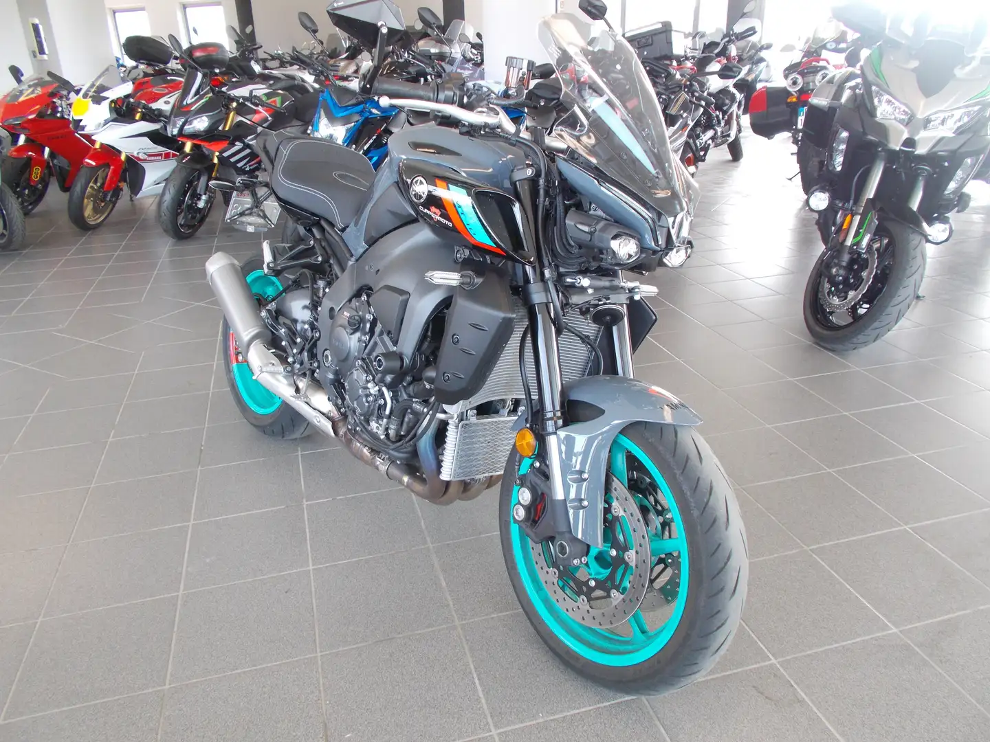 Yamaha MT-10 Nero - 1