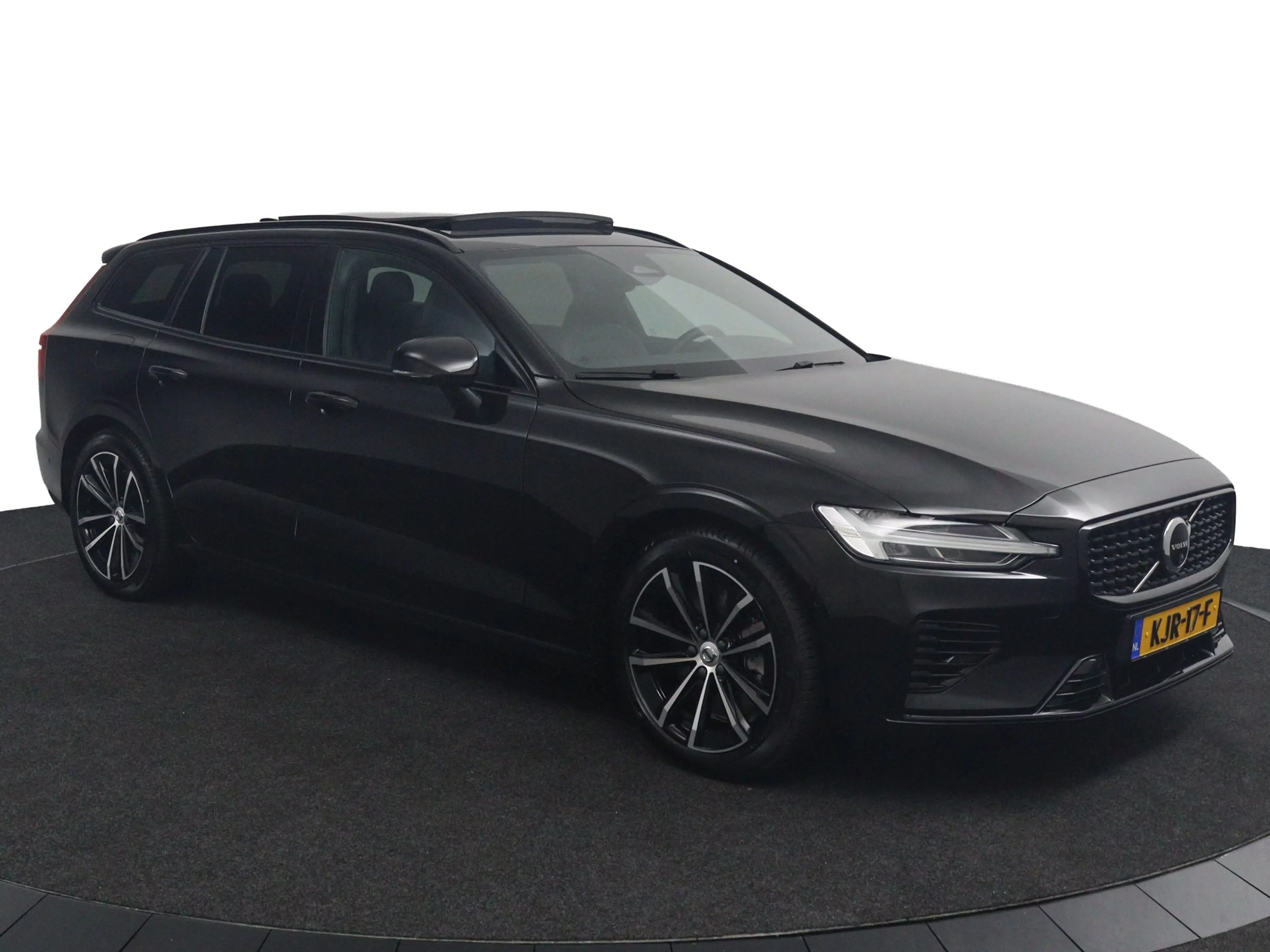 Volvo V60 T8 Plug-in hybrid AWD Plus Dark | Soh 100% | Trekh — photo 34