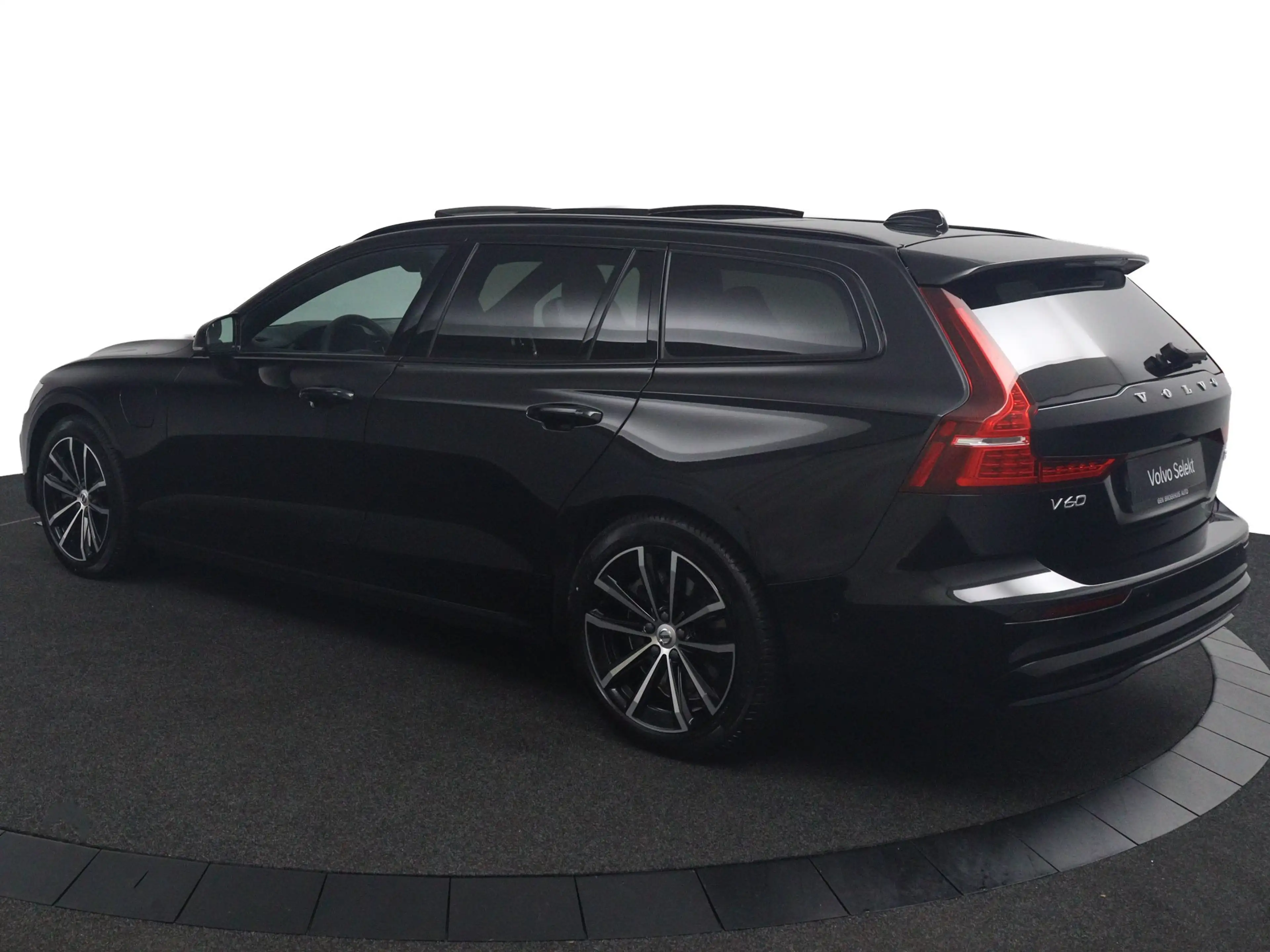 Volvo V60 T8 Plug-in hybrid AWD Plus Dark | Soh 100% | Trekh — photo 4