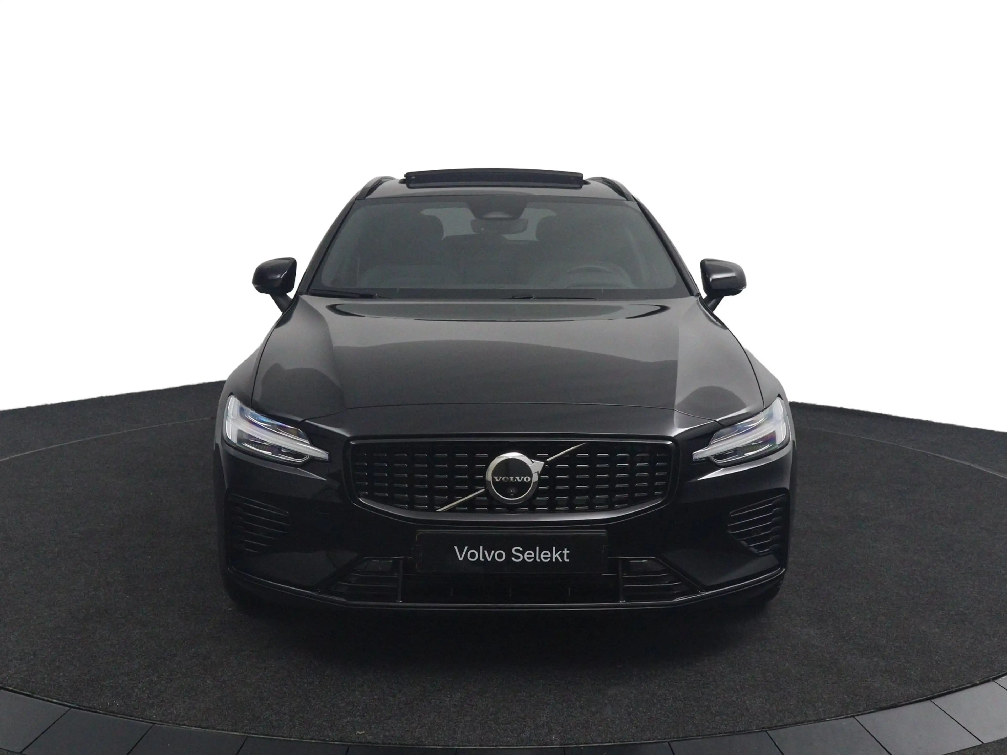 Volvo V60 T8 Plug-in hybrid AWD Plus Dark | Soh 100% | Trekh — photo 24