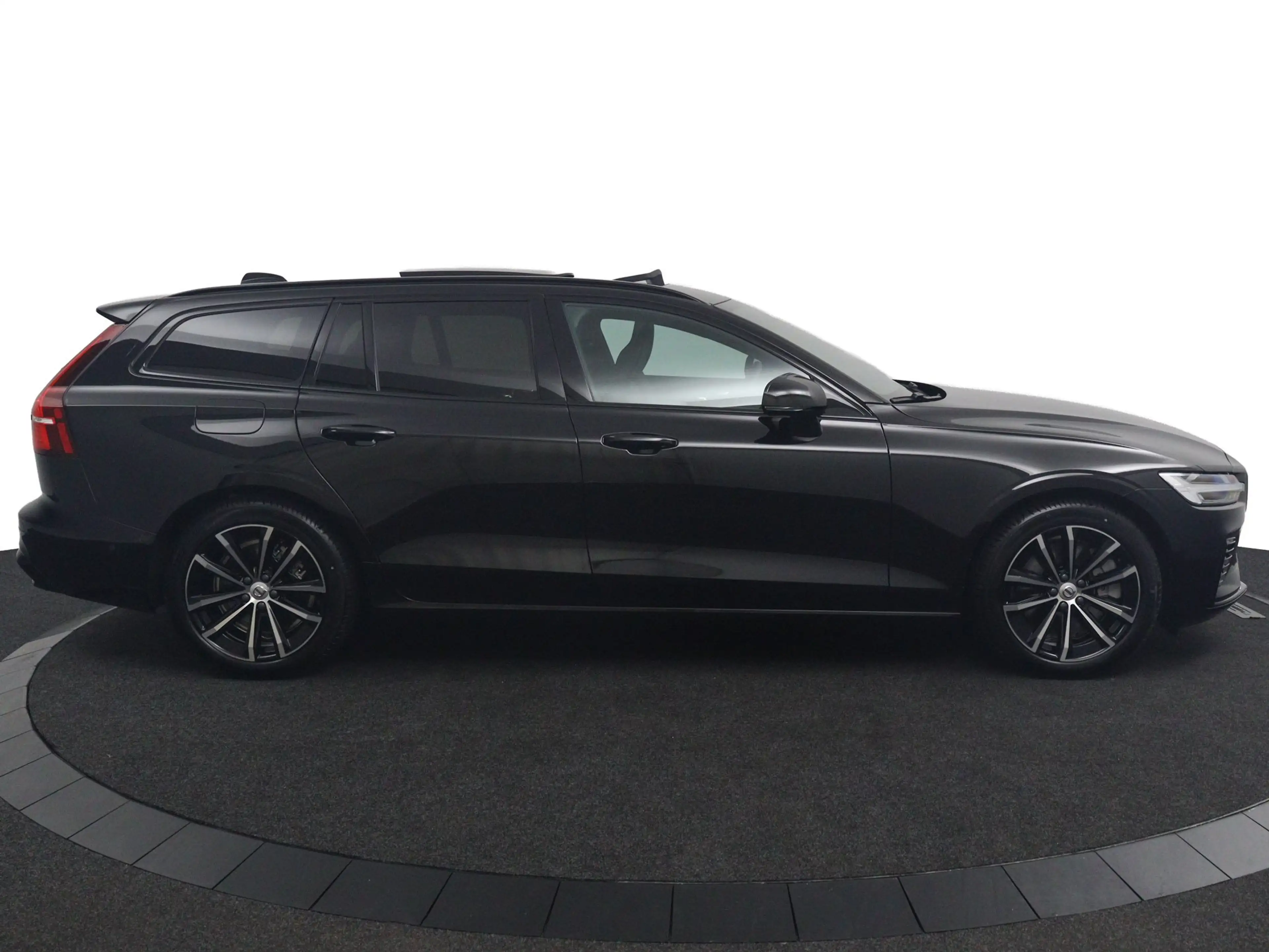 Volvo V60 T8 Plug-in hybrid AWD Plus Dark | Soh 100% | Trekh — photo 33