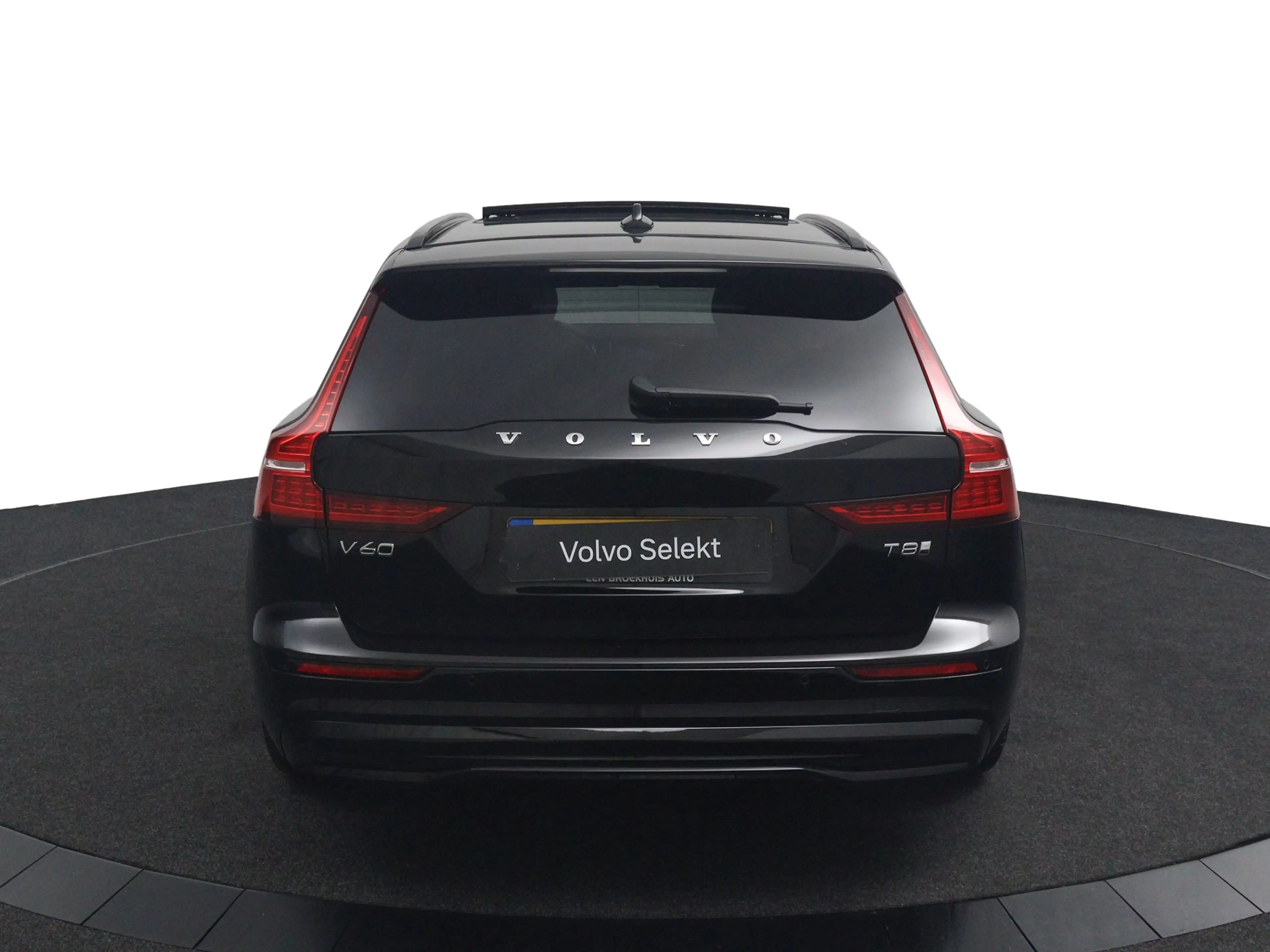 Volvo V60 T8 Plug-in hybrid AWD Plus Dark | Soh 100% | Trekh — photo 26