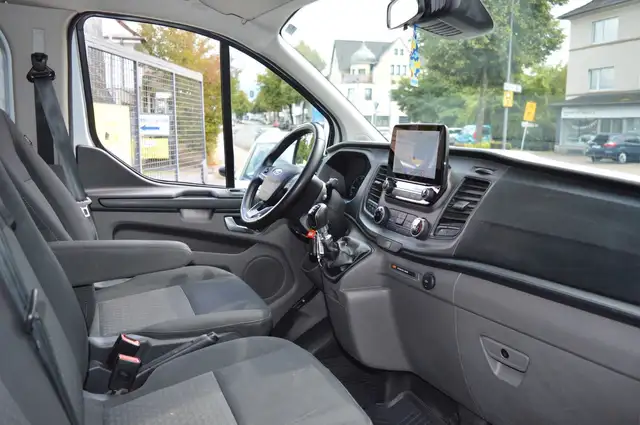 Ford Tourneo Custom view 10