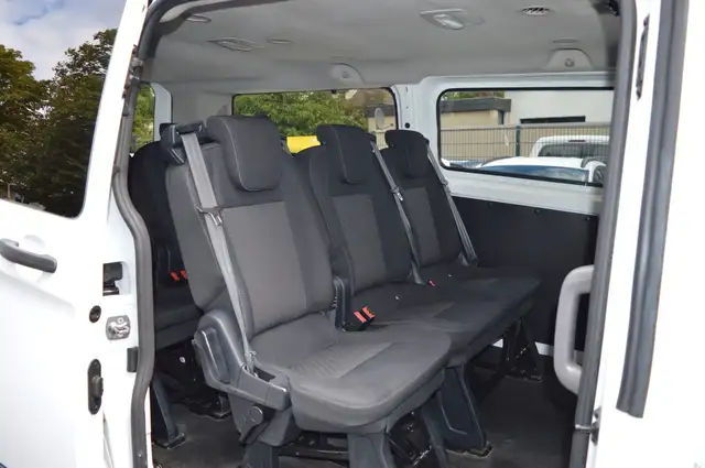 Ford Tourneo Custom view 11