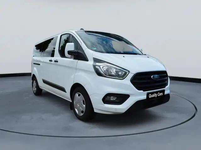Ford Tourneo Custom main image