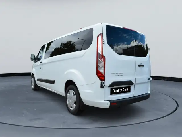 Ford Tourneo Custom view 5