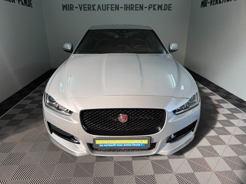 Jaguar XE R-Sport 2.0 AWD Service NEU / Allwetter 19 — photo 4